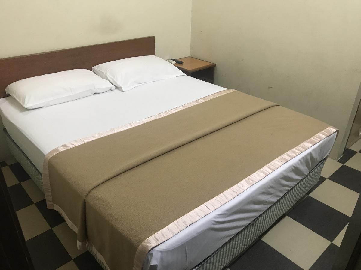 Jr Hotel Sitiawan Buitenkant foto